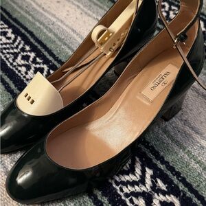Valentino Garavani Tan-go leather heels